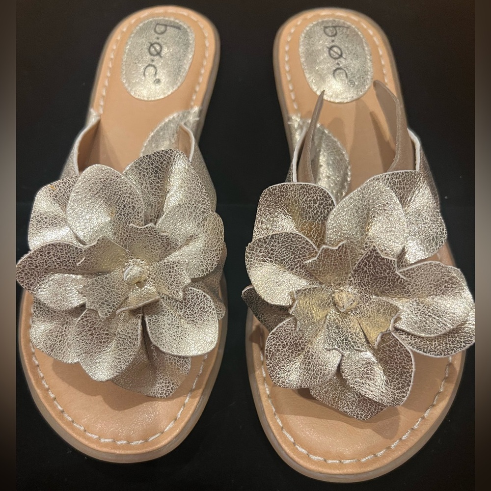 NEW b.o.c. Alaria Gold Blossom Sandals